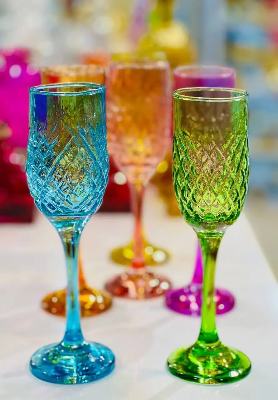 لیوان پایه دار ۶ رنگ
