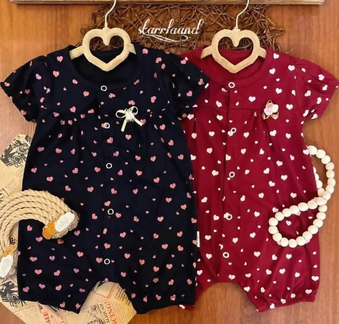 🌈 رنگ بندی: زرشکی و سورمه ایی