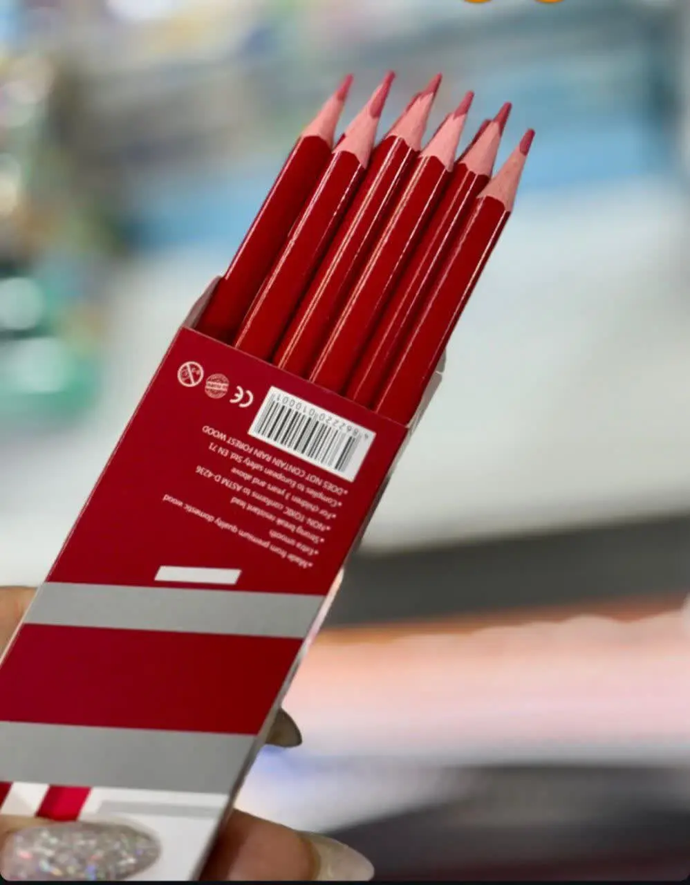 مداد چوبی قرمز