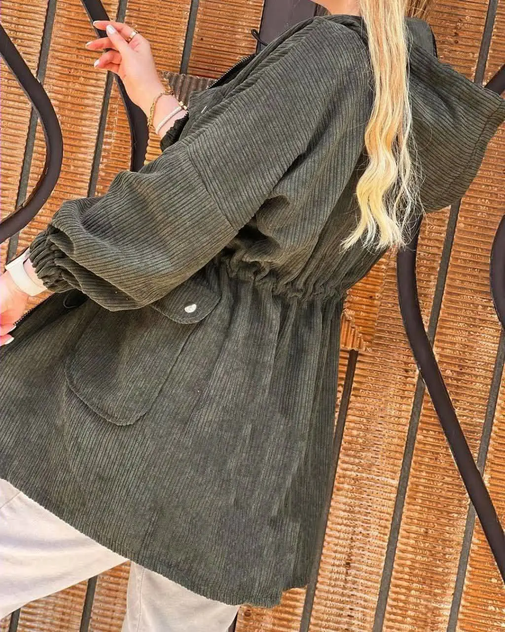 👚 نام: مانتو مهوا