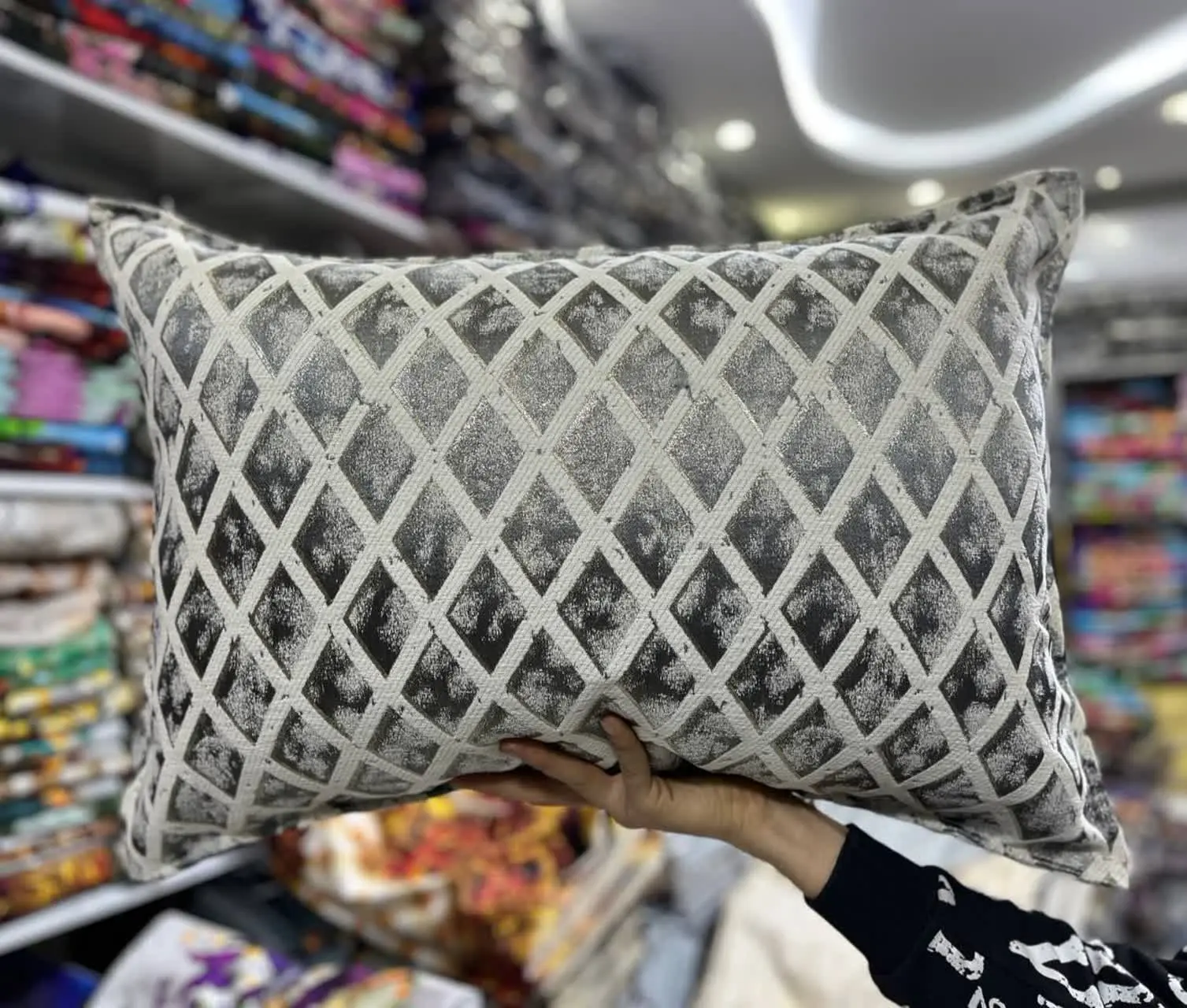 🛒🛒🛒🛒 انواع روبالشی شانل جنس اعلاوزن سنگین ❌❌
