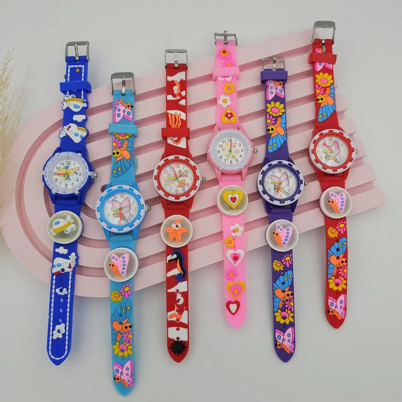 #ساعت بچه گانه چراغ دار کد ۱۶۵۹
