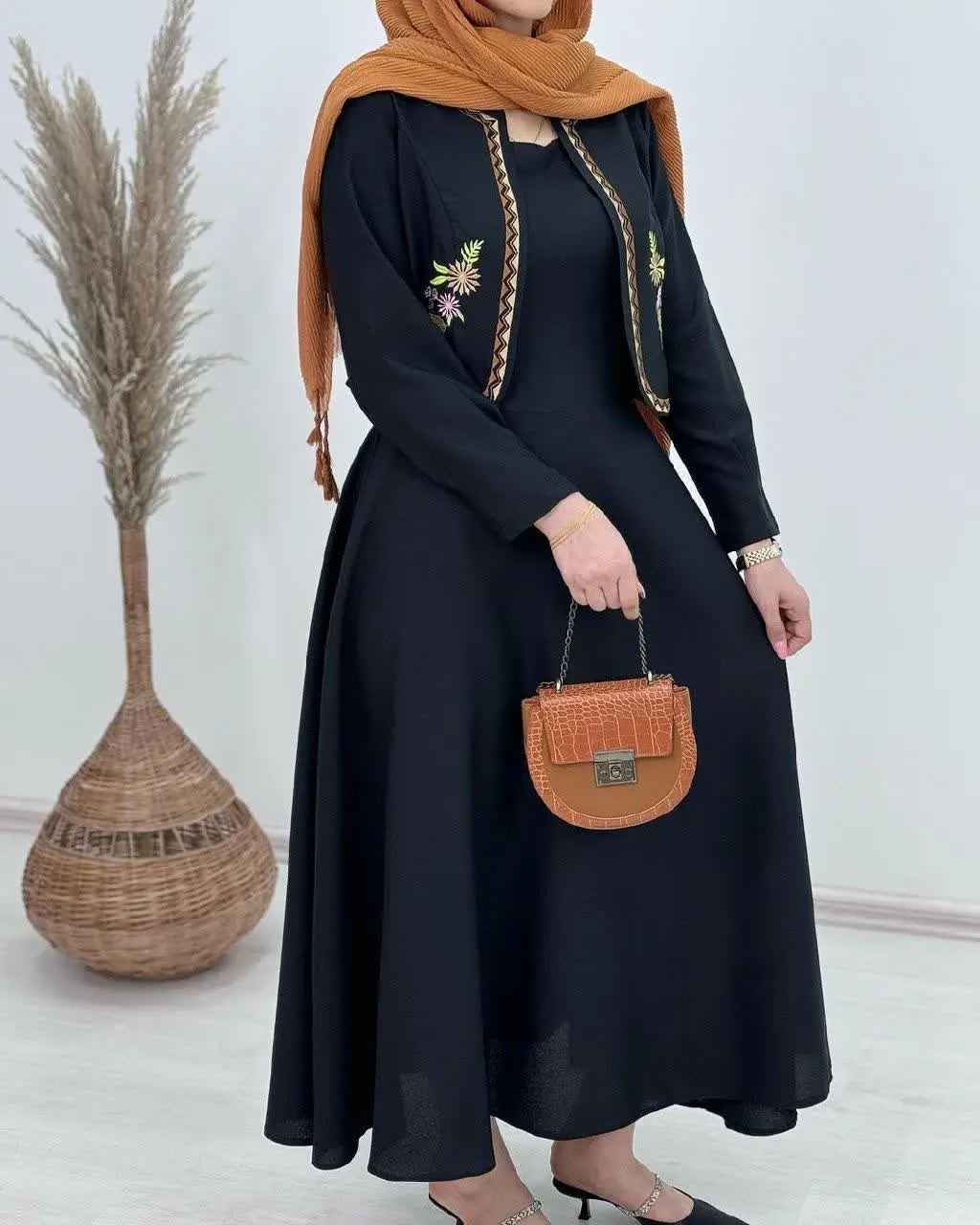 نام: کت و سارافون گلدوزی
