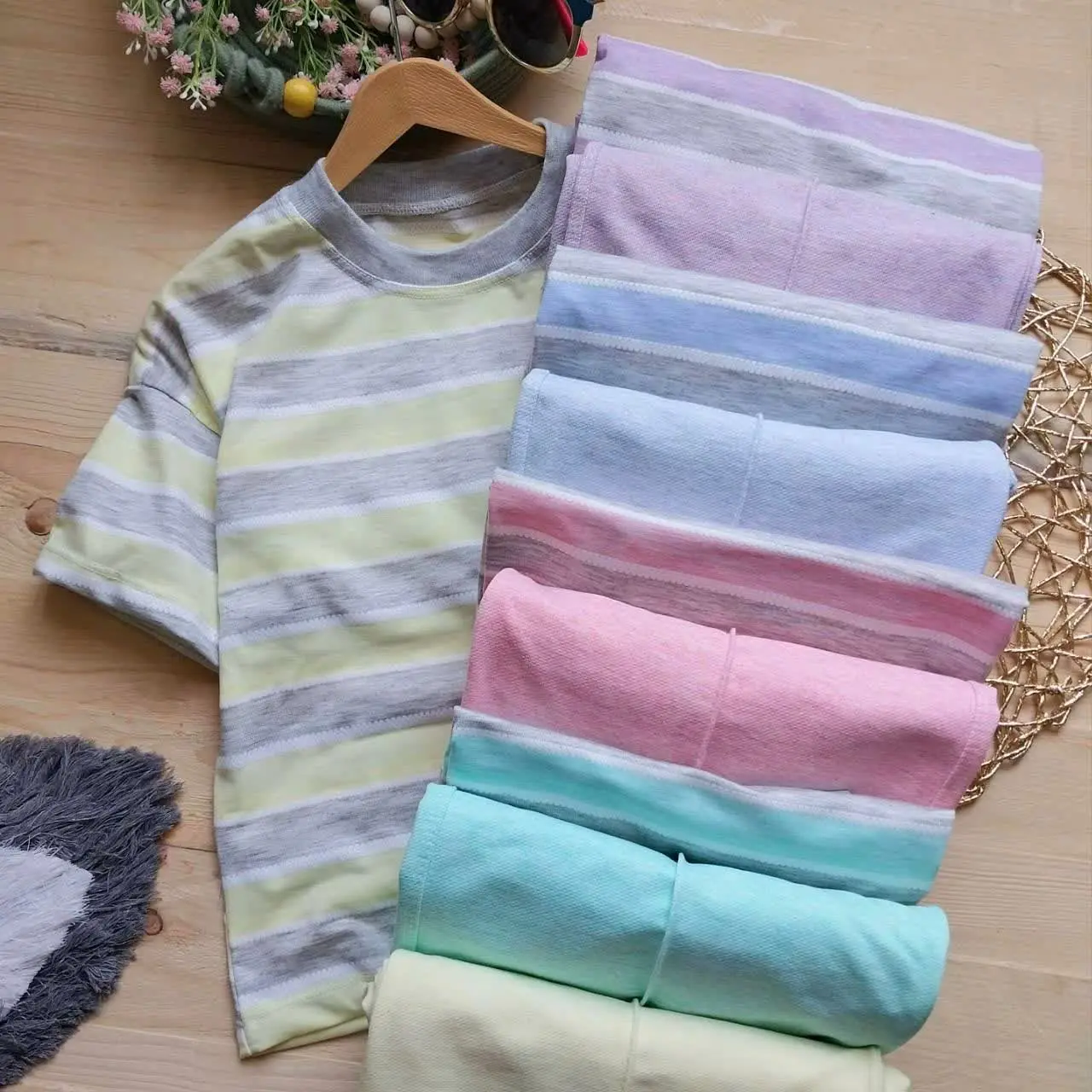 ست کراپ شلوار راه راه دخترانه 
