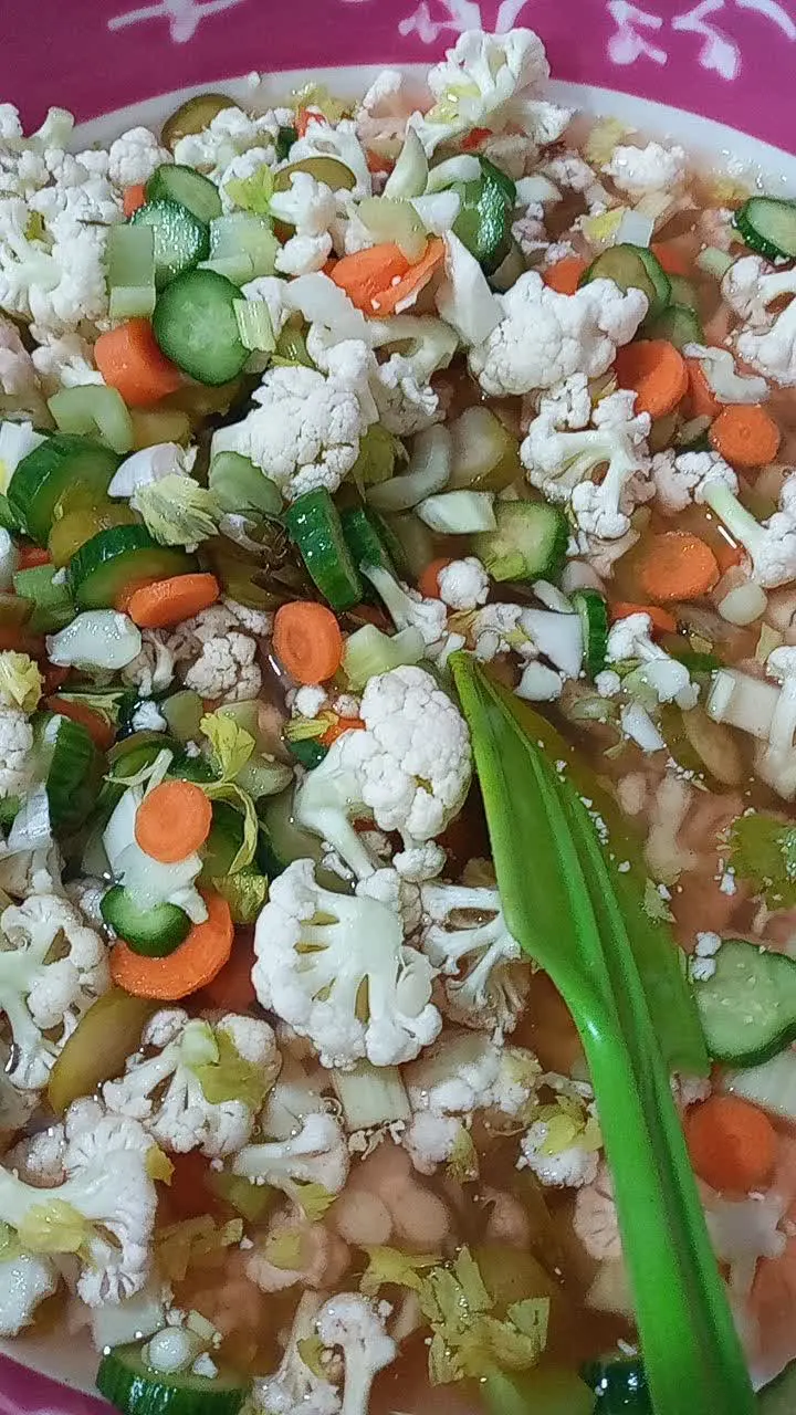 شنیدین میگن کار رو بسپار دست کاردان؟؟ 
