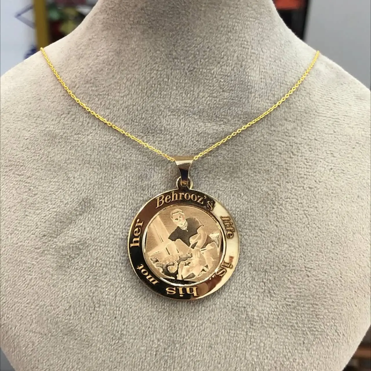 گردنبد مینیمال سفارشی مدل حک چهره 📷👨‍🎨
