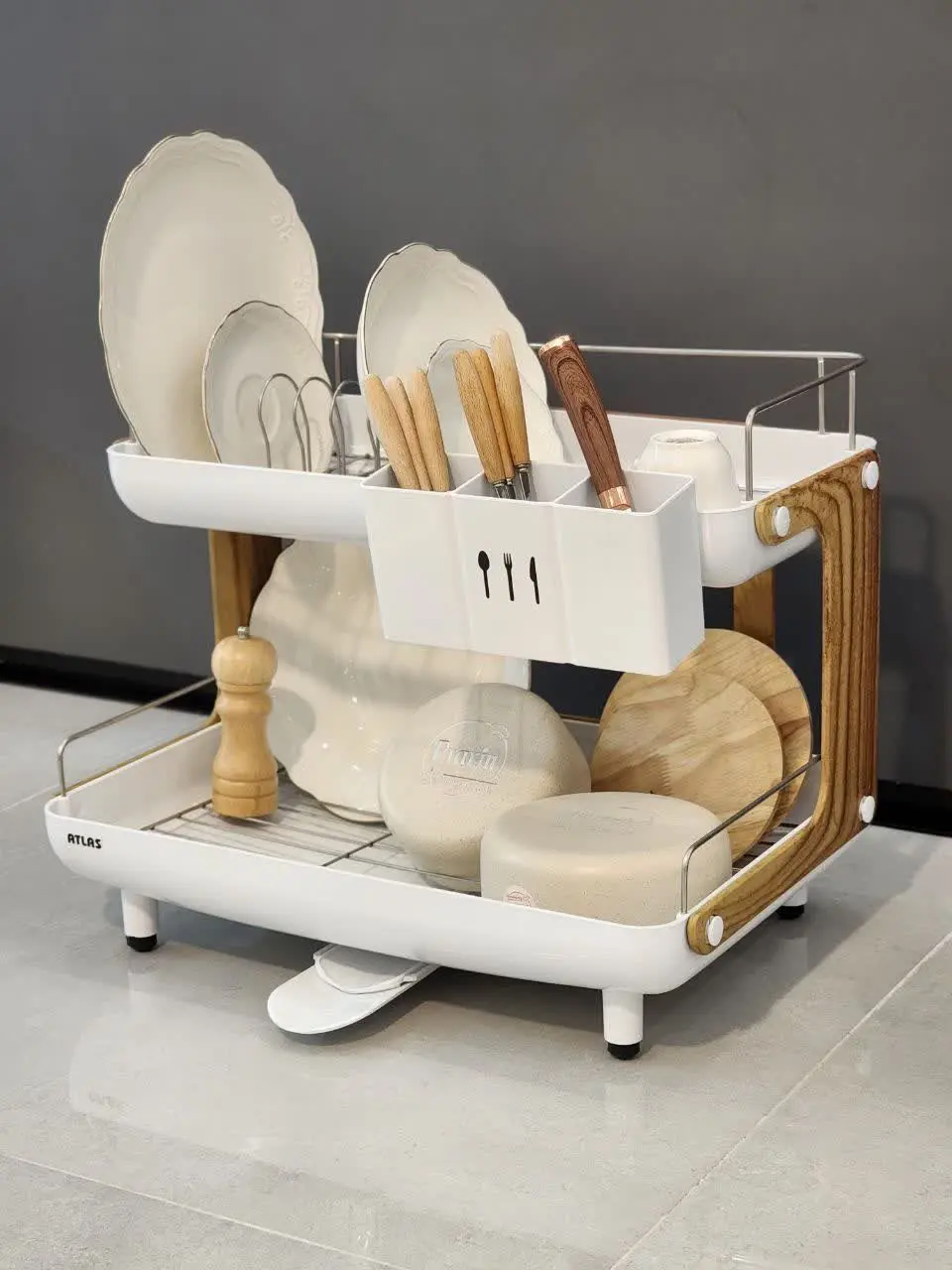 کرم، مشکی، طوسی، سفید