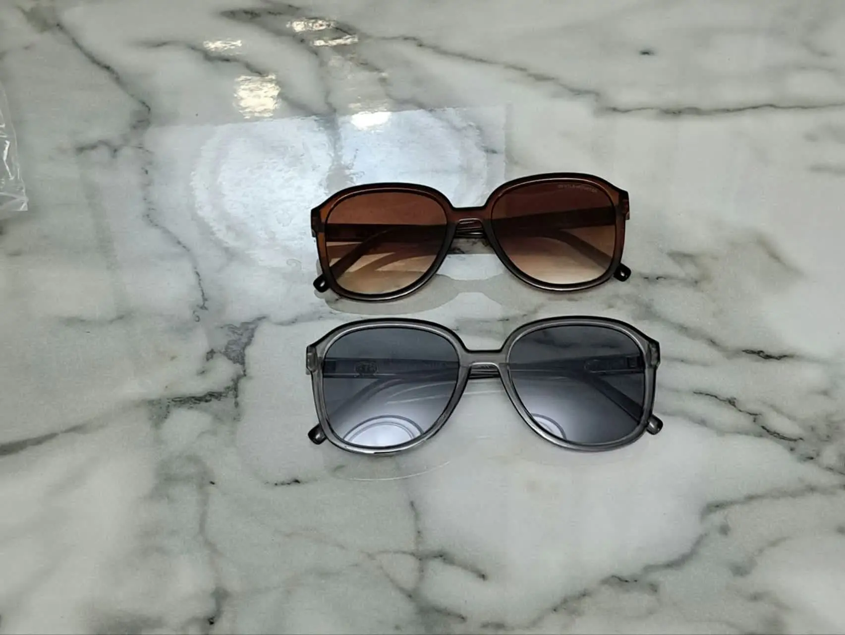 ✅ عینک آفتابی
