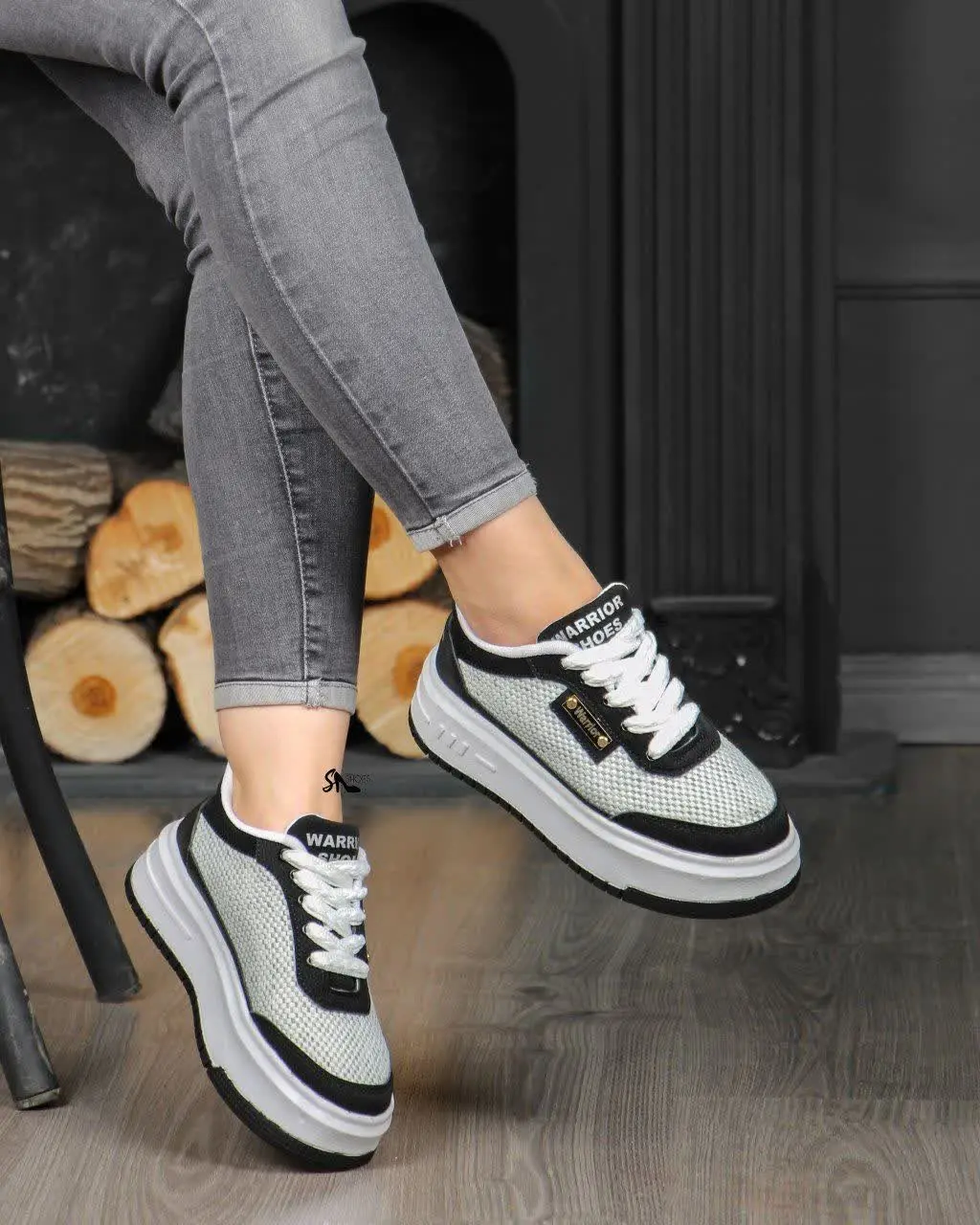 عنوان محصول: ونس war
