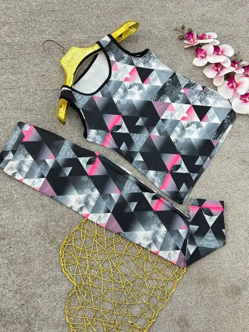 نام: ست تاپ شلوار الماس
