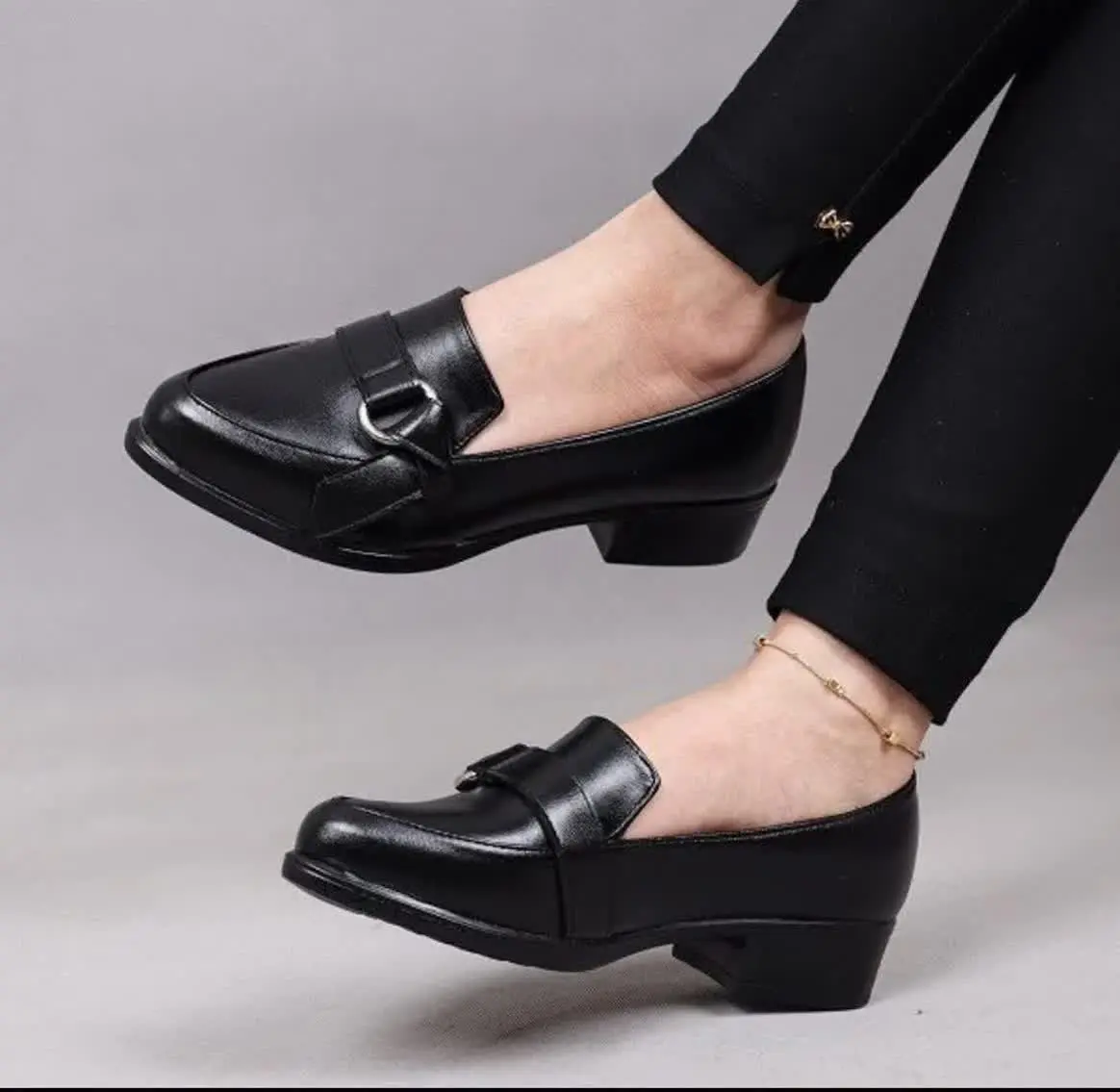 زنانه مدل حلقه‌ای، پاشنه ۳ سانت و پرفروووووش
