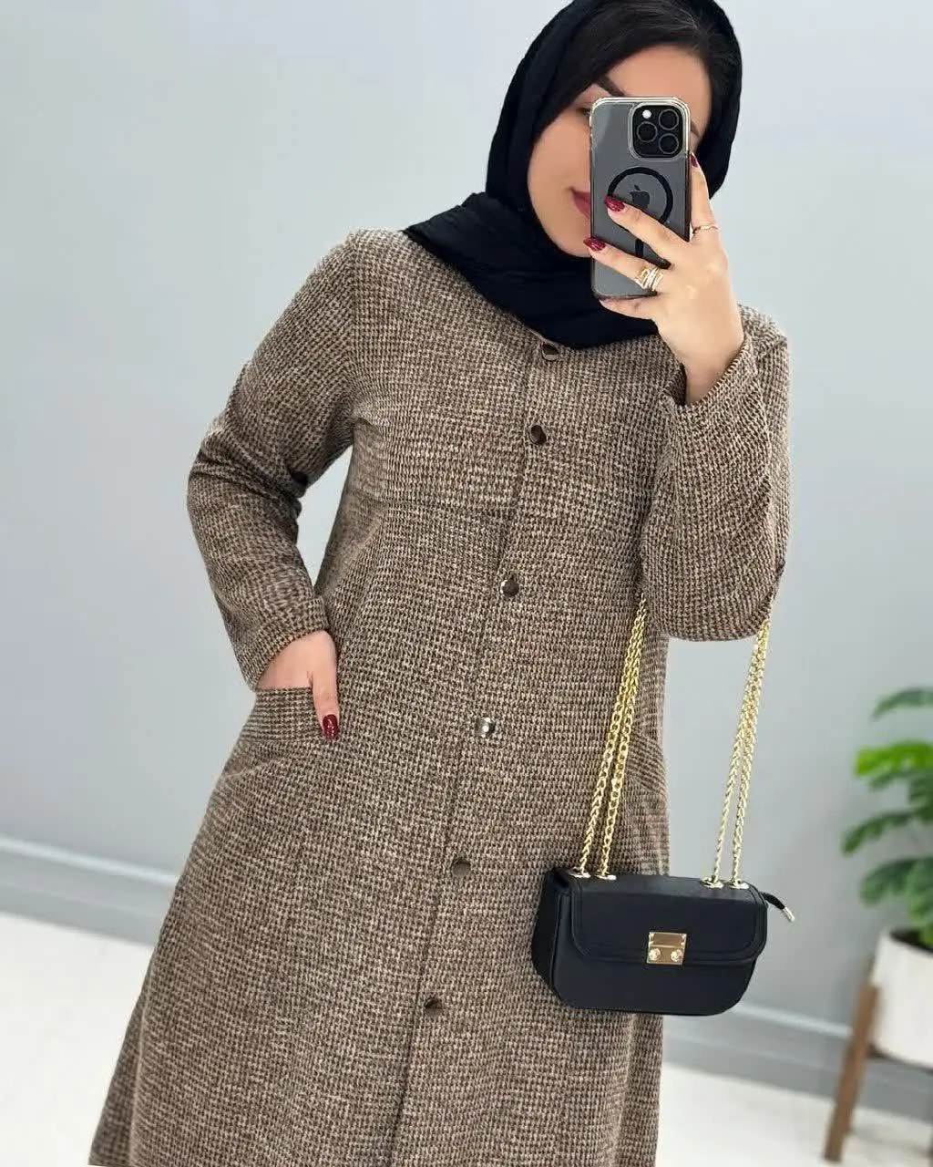 مانتو آنغوره 
