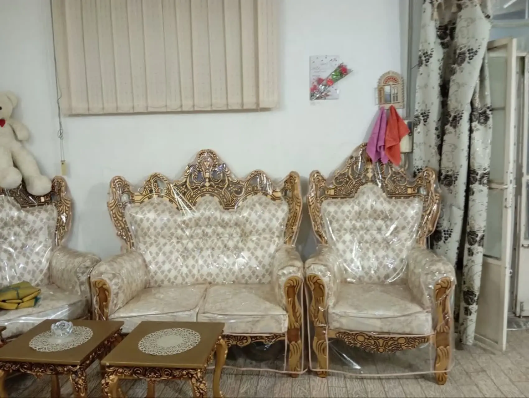 مبل هفت نفره باکاوردرحدنوباسه عددمیزجلومبلی 
