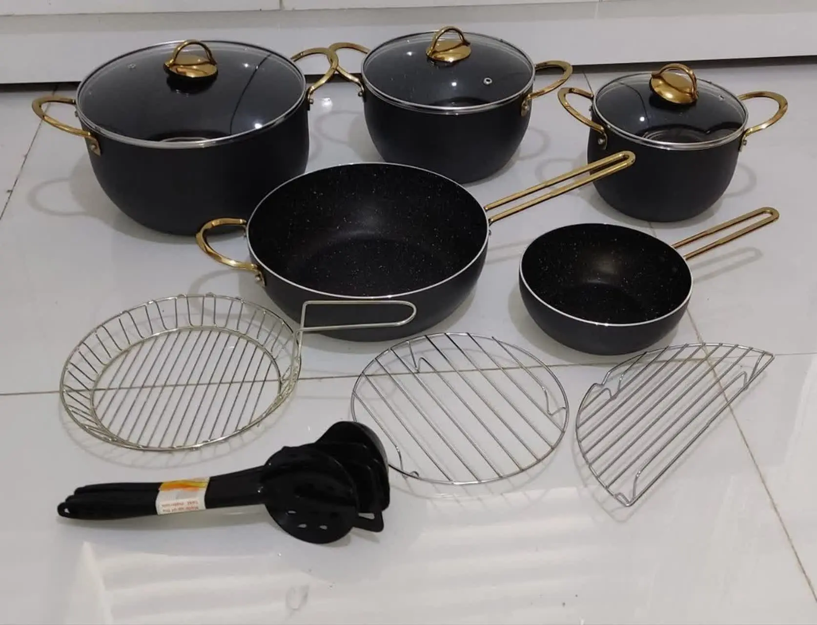 سرویس قابلمه. Mila
