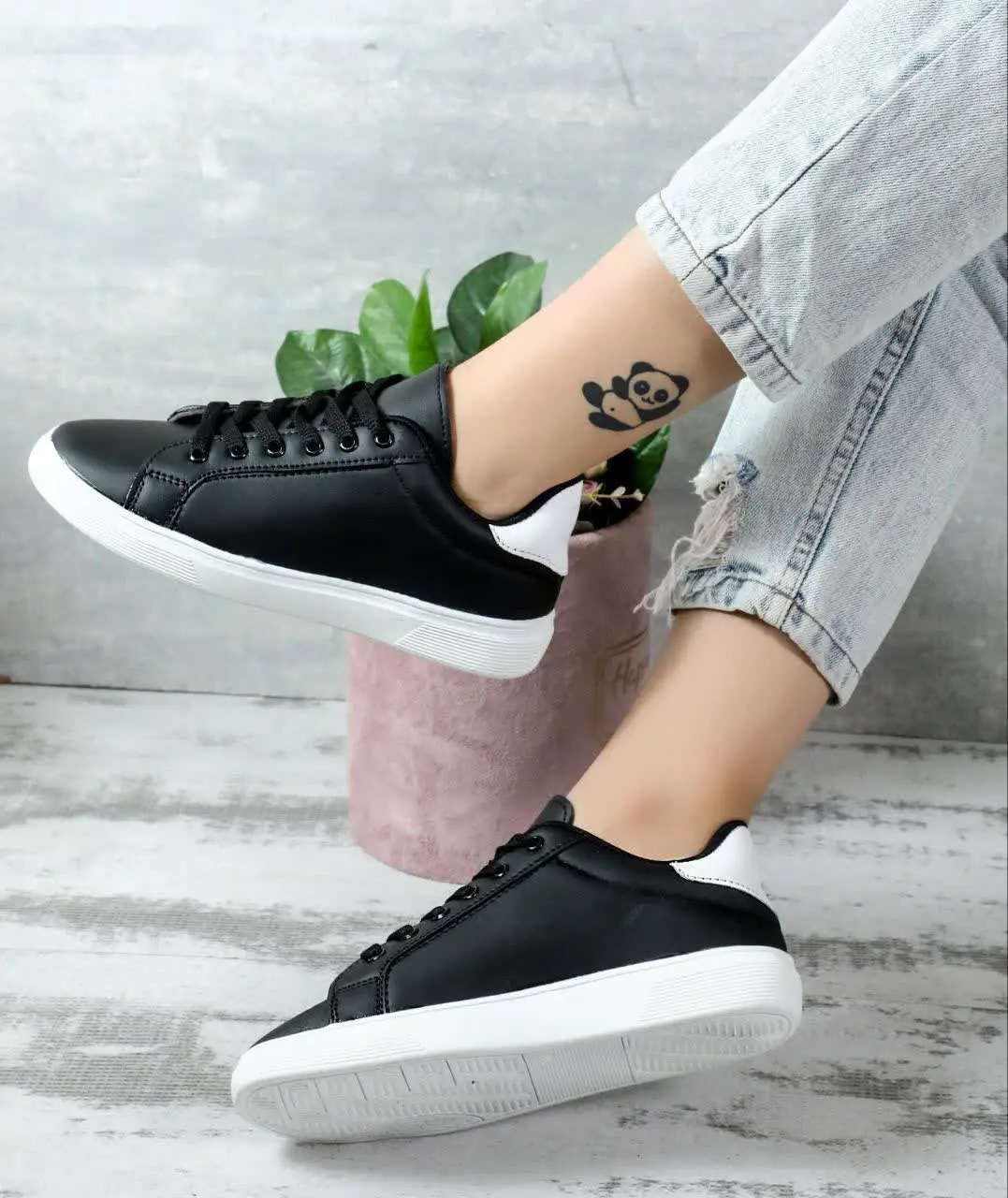 رنگبندی: سفید و مشکی