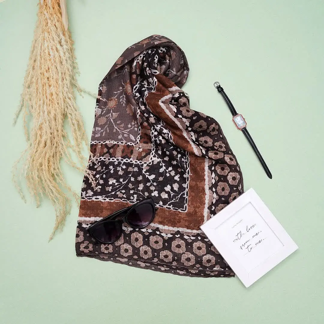 روسری نخی کد ۹۰۵۲۴۹