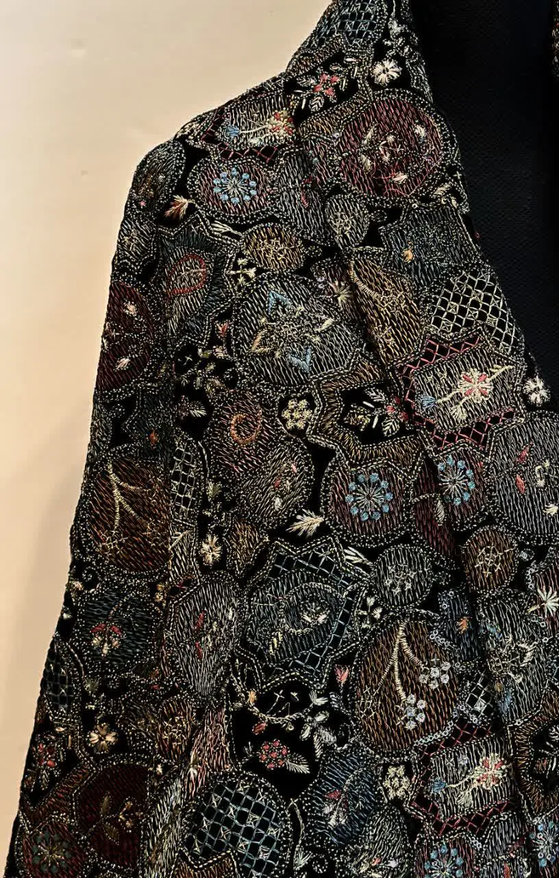 مخمل سوزن دوزی
