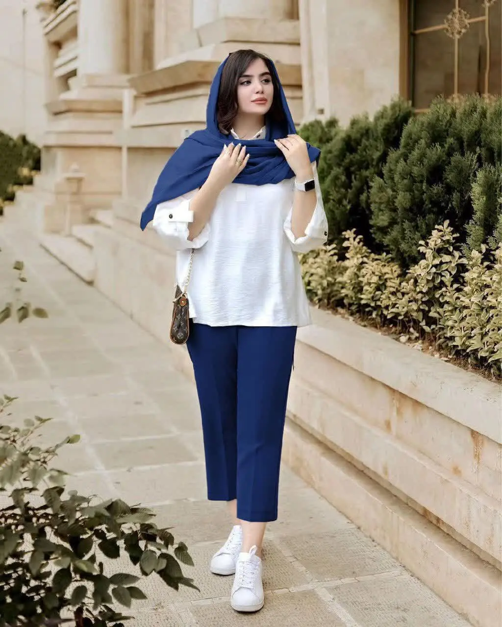 👚 نام: مانتو شلوار گشنا ✅