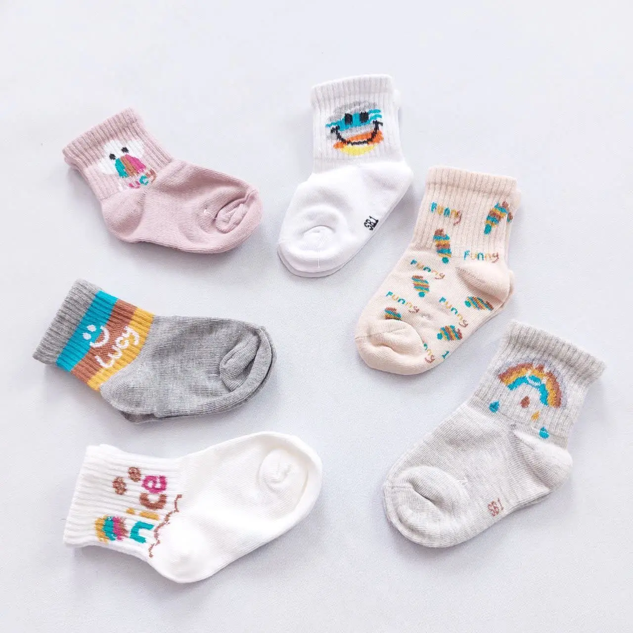 جوراب نیم ساق فانتزی
