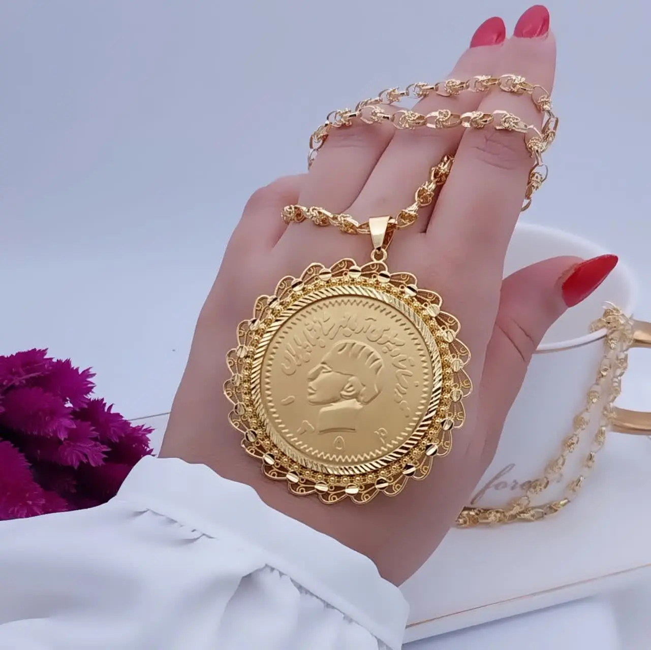 #گردنبند بلند طرح طلا پنج‌پهلوی جدید😍
