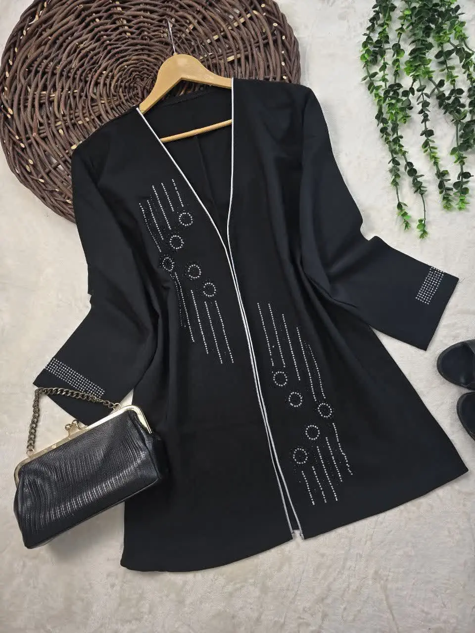 مانتو غوغا، جلوی کار و آستی...