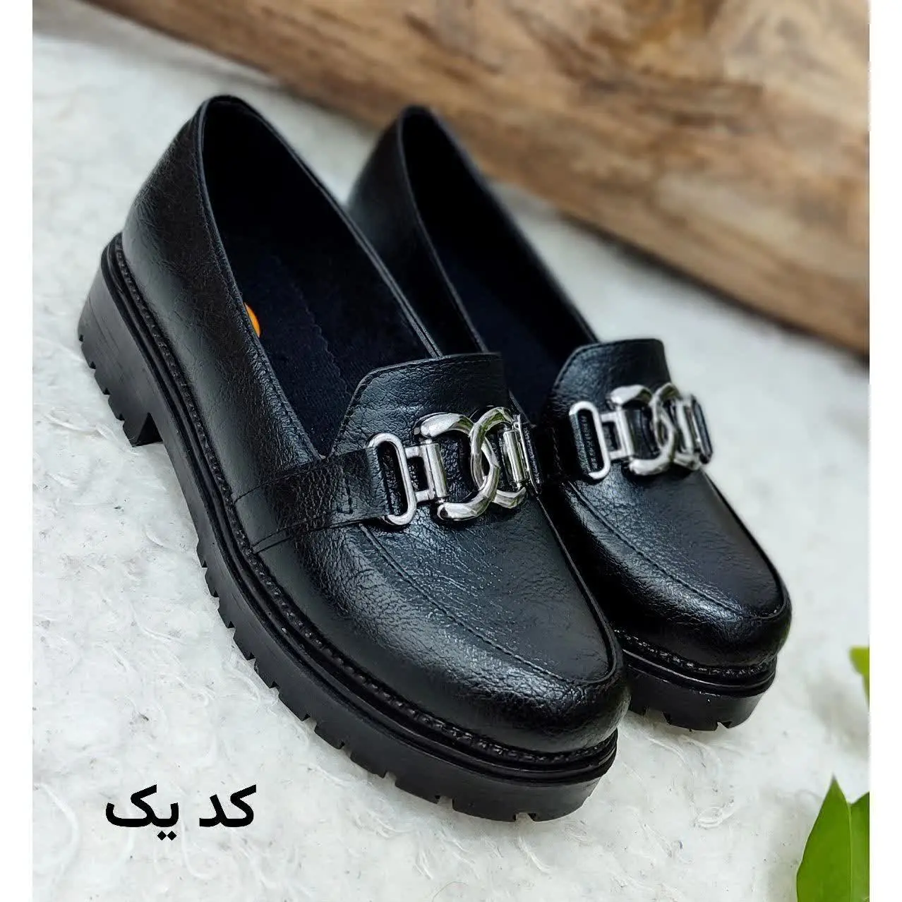 نام: 🥿 کفش طبی یراق دار مدل کالج تیم 😍
