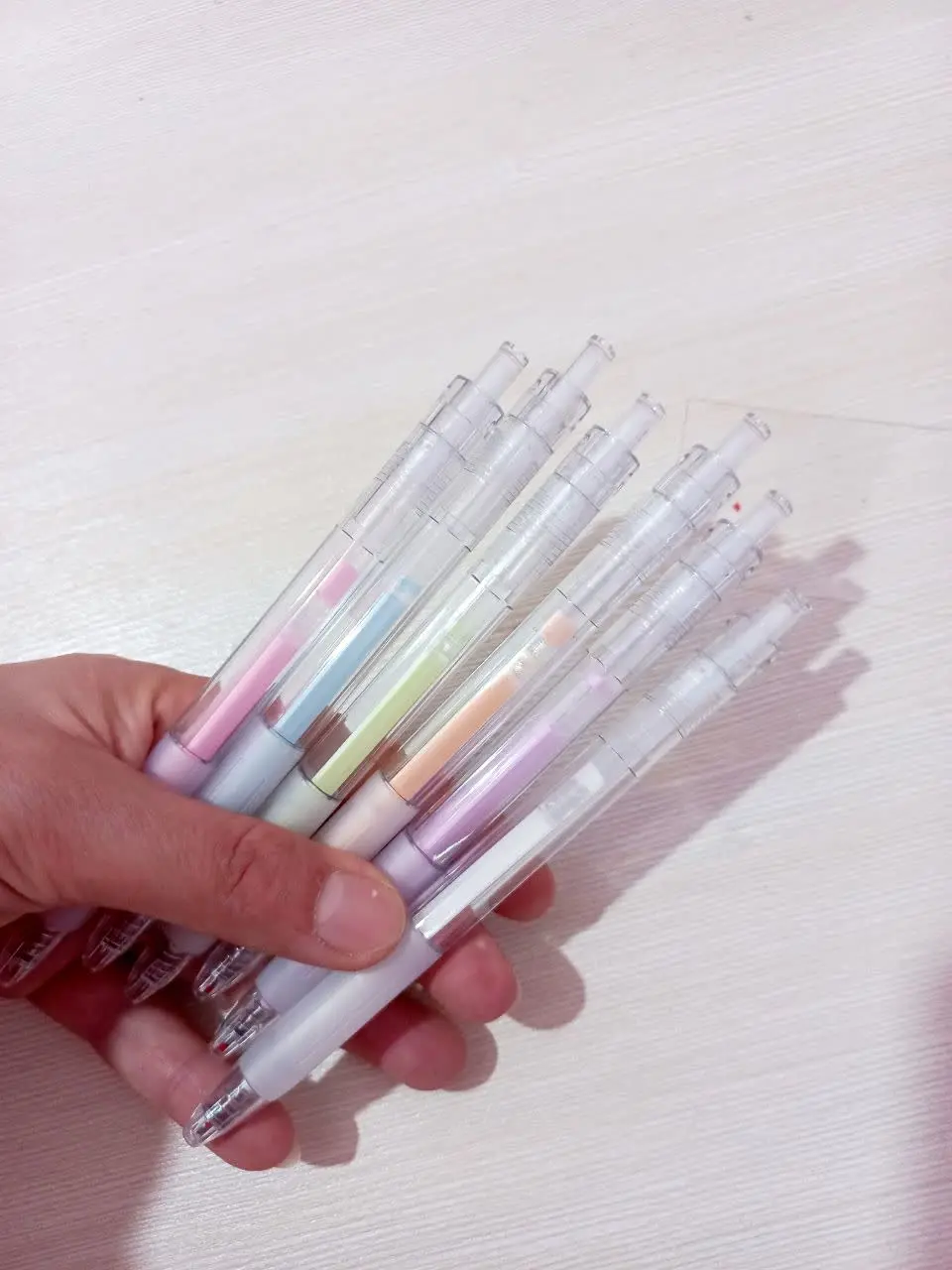 👈 خودکار چسبی 😍
