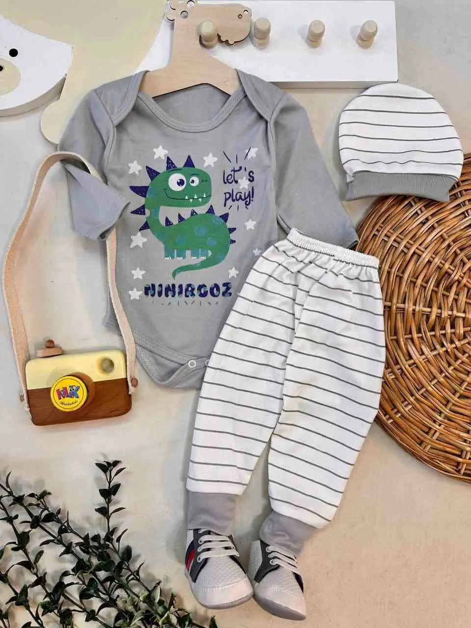 سه تکه دایناسور طوسی نوزادی و کودک کد ۱۱۷۲۶۰ 
