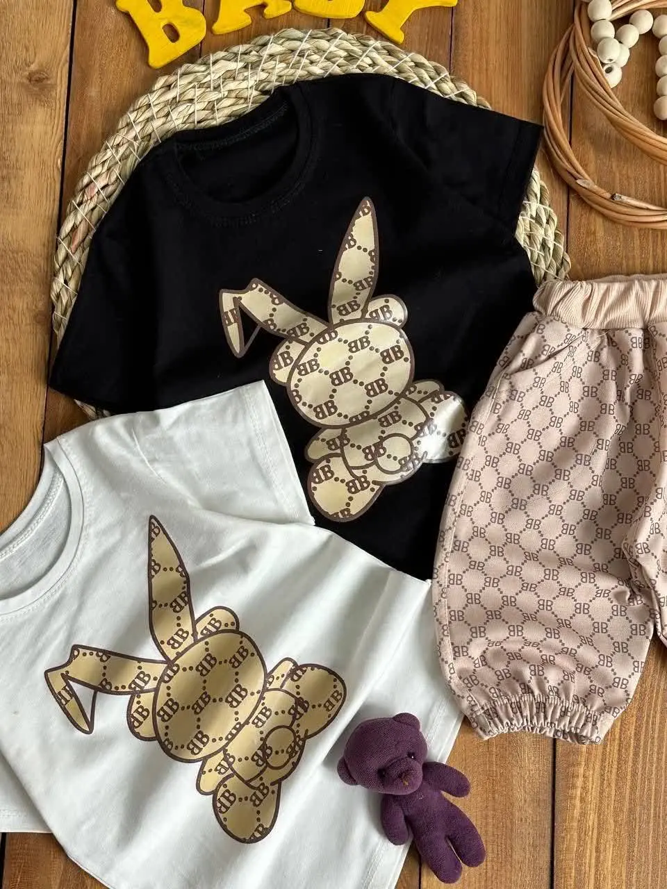 خدایی شیک‌تر وخاص‌تر از کانال ما جایی لباس سراغ دارین 😊😊
