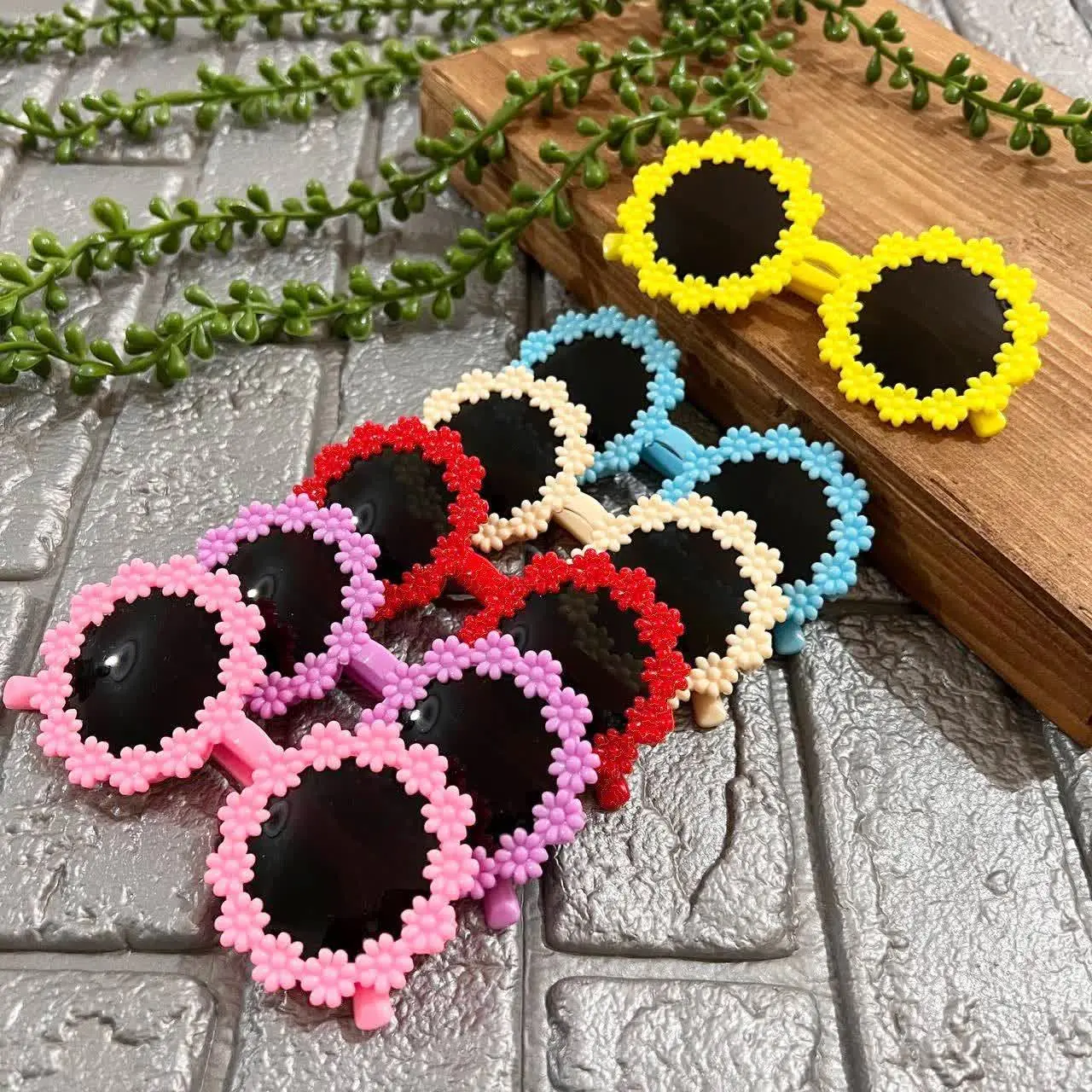 👚نام: عینک شکوفه
