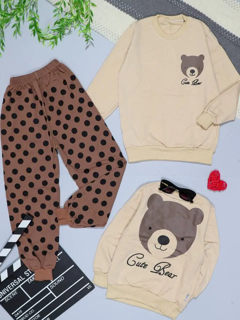 👫بلوز و شلوار خال دار کرم ق...