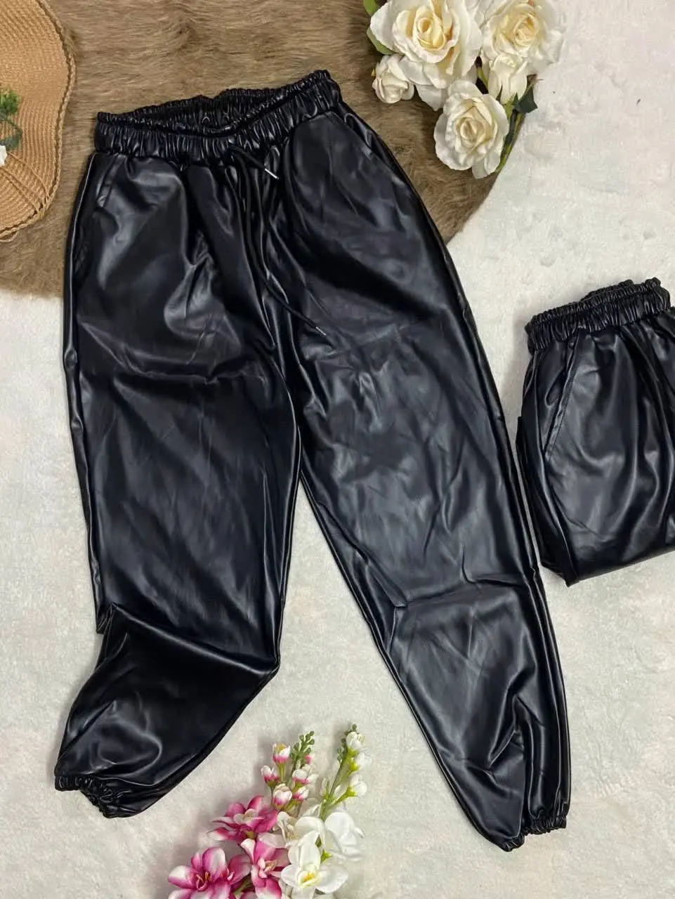 نام: شلوار چرم‌ دمپاکش
