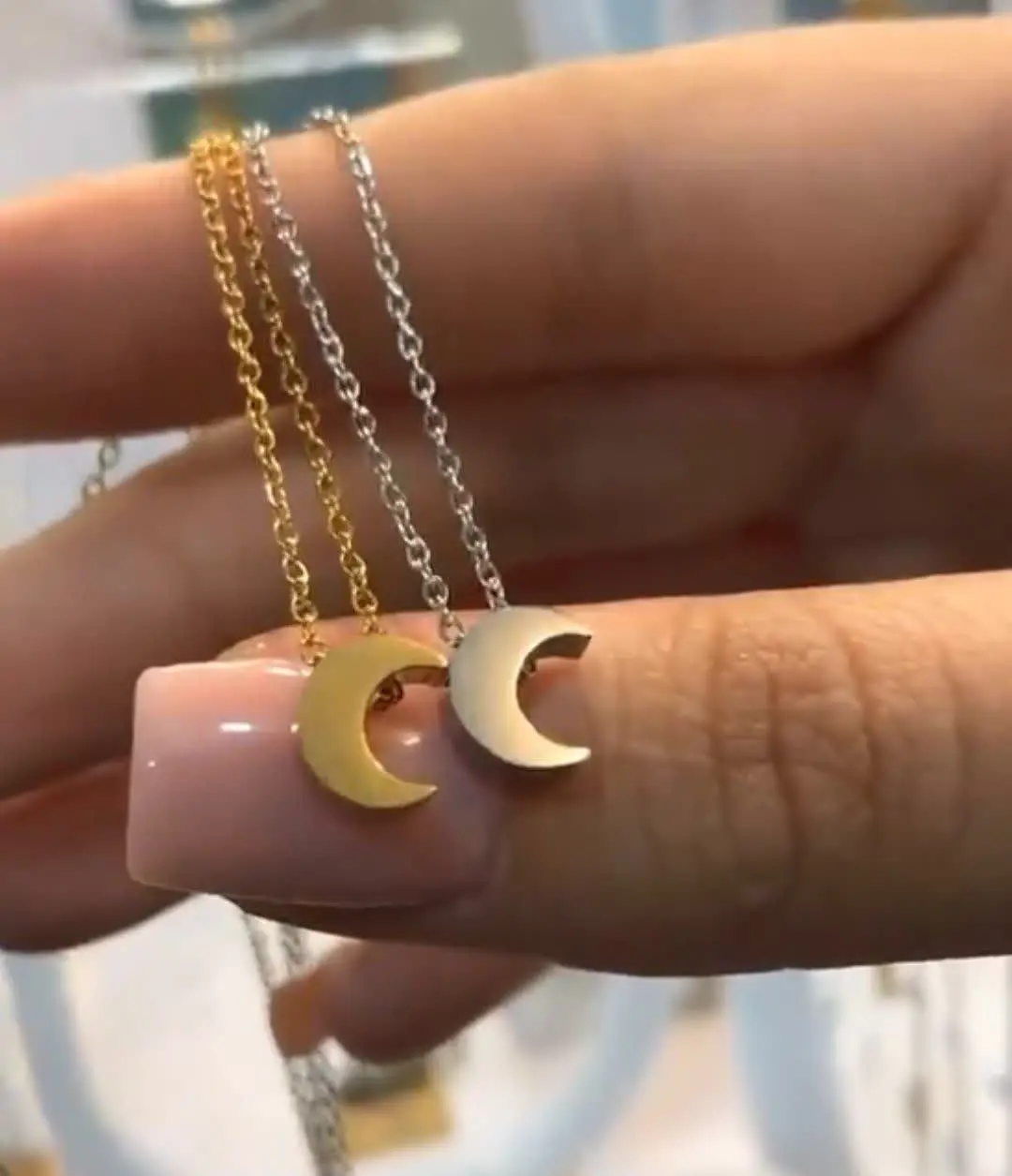 گردنبند ماه سه بعدی 🌙
