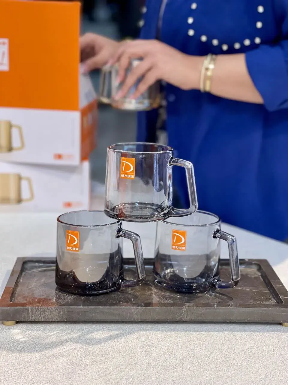 فنجان دسته دار دودی