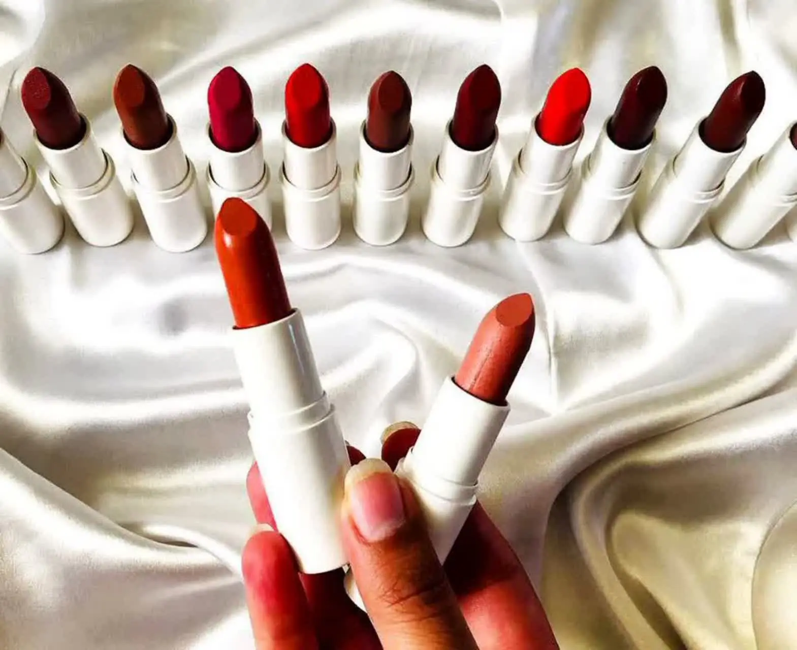 رژلب های گیاهی جامد و حاوی...