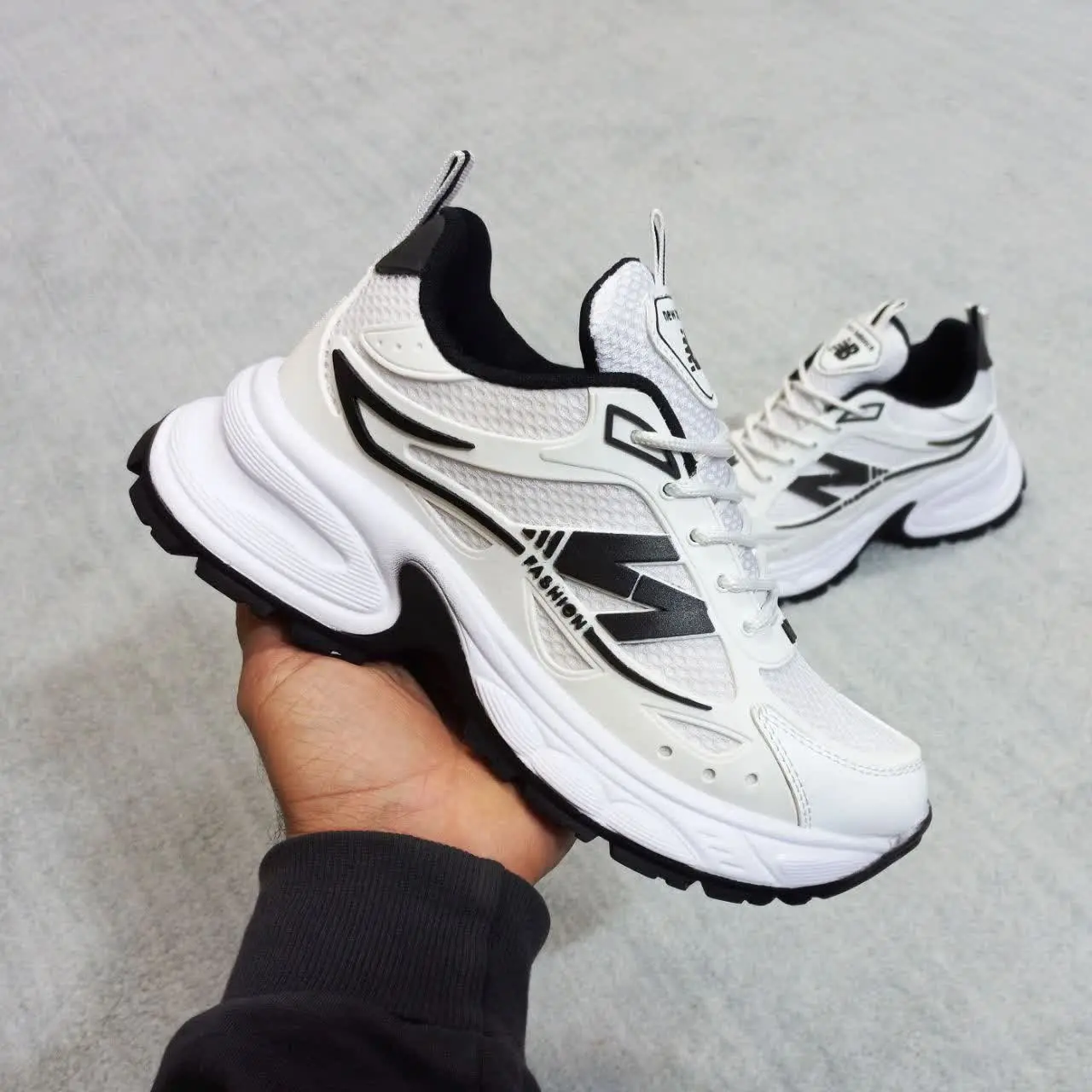 💠رنگ بندی: سفید - مشکی - کرم