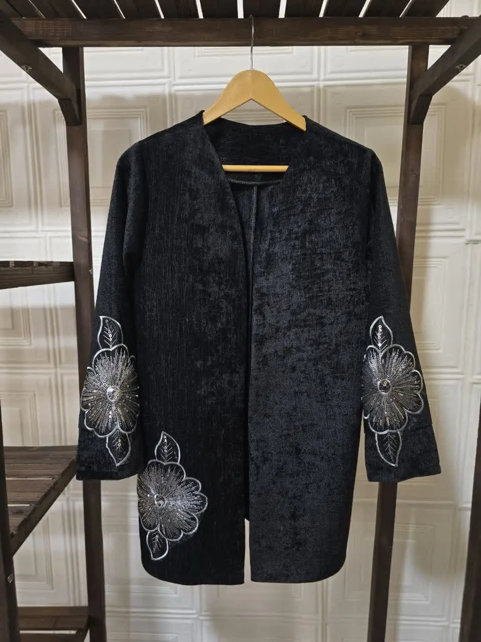 نام: مانتو گلرخ 
