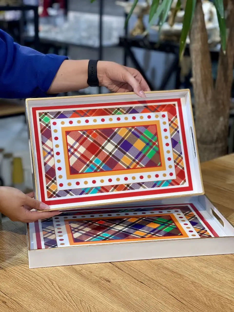 در دو مدل گرد و چهارگوش
