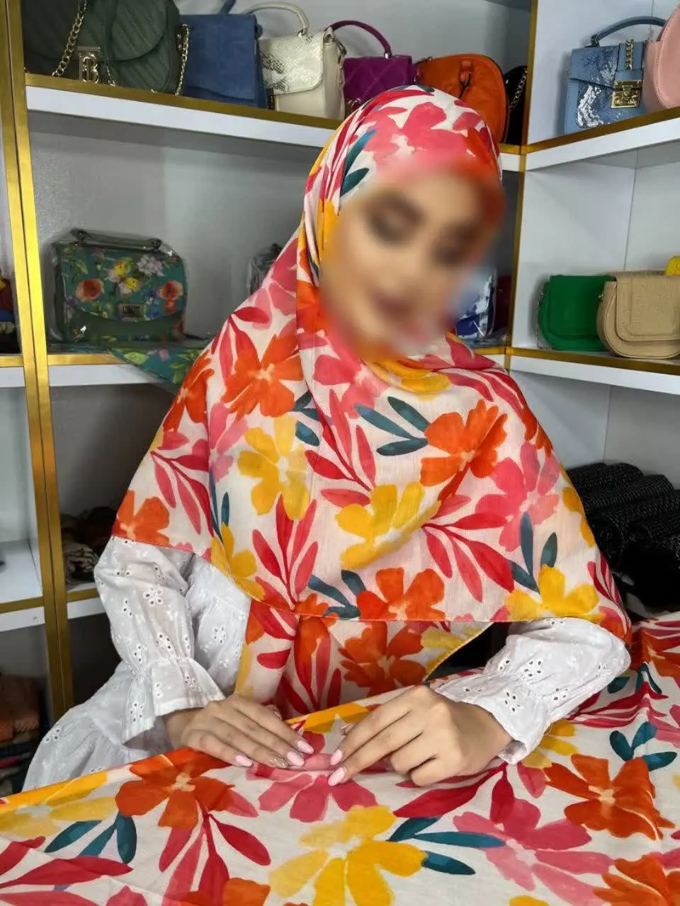 روسری نخ وی آی پی 🙂
