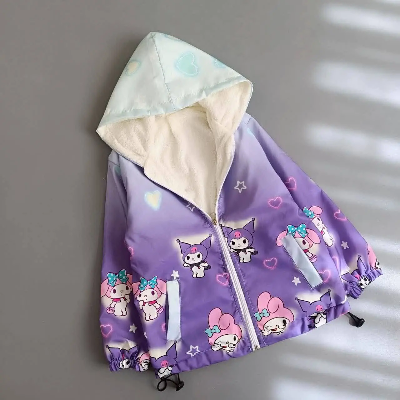 بدلیل شرایط نور ممکنه یه پر...