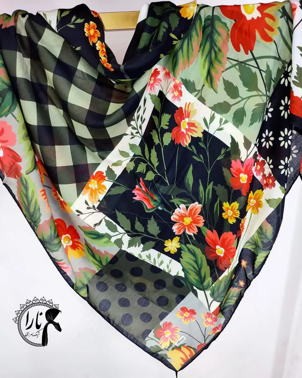 با چند رنگ می‌تونین این روسری را ست کنین؟ 
