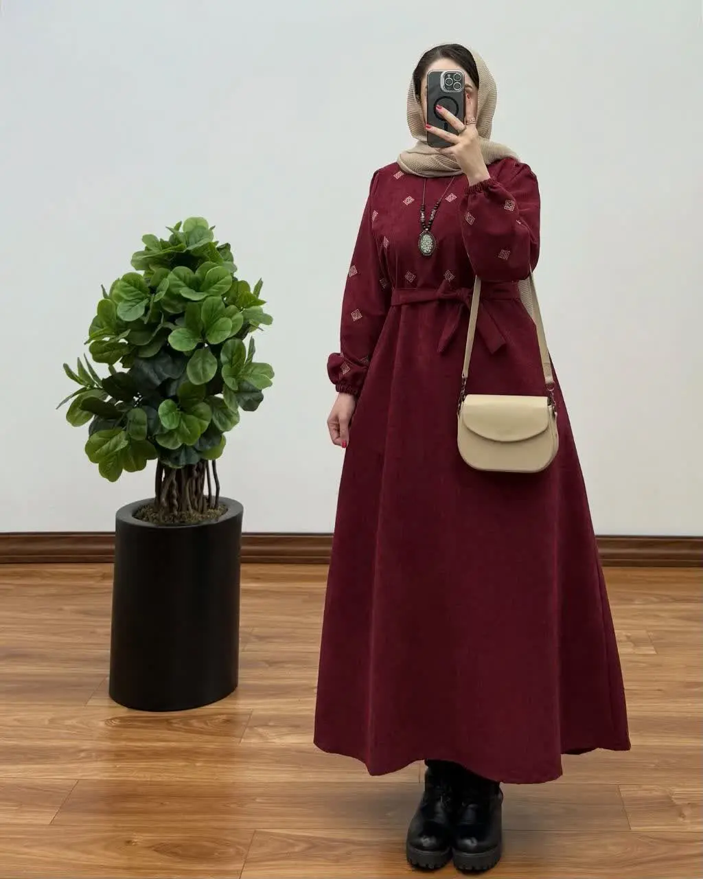 پیراهن مانتویی گلدوزی سیمین🪡