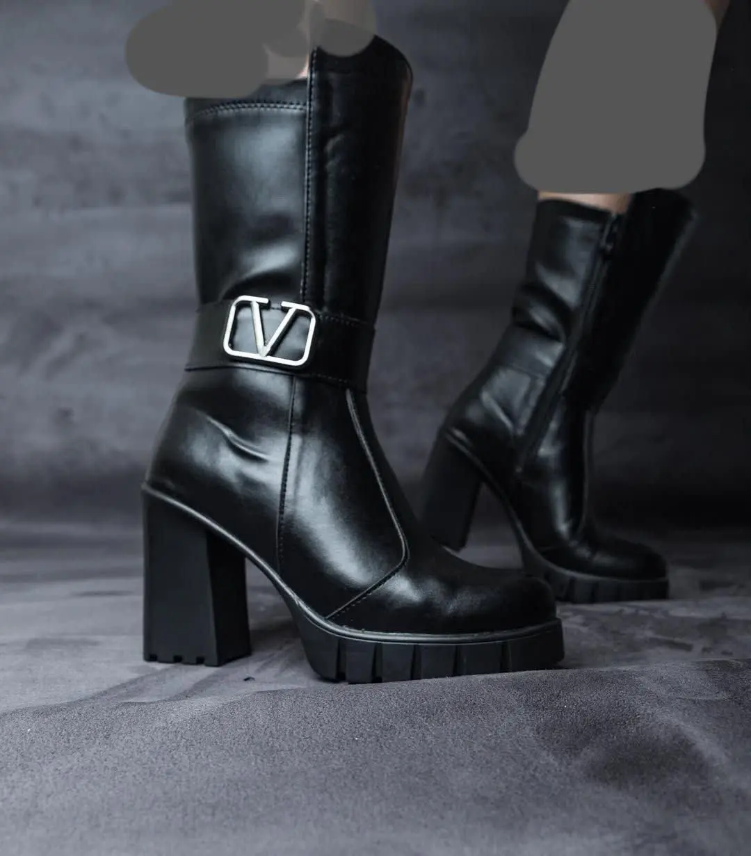 نیمبوت مازراتی پشت چرم استر...