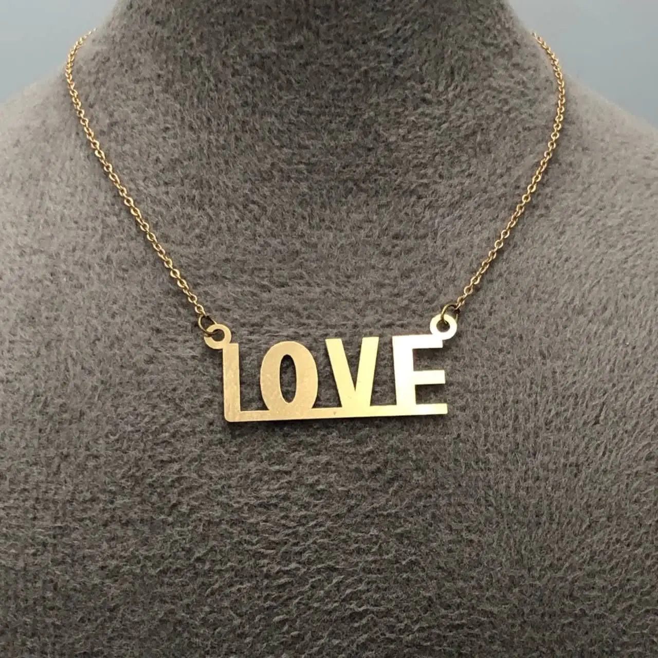 گردنبد مینیمال مدل (Love) 🥰💞
