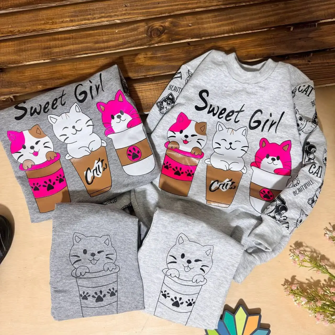 🥰 ست بلوز شلوار گربه‌ها
