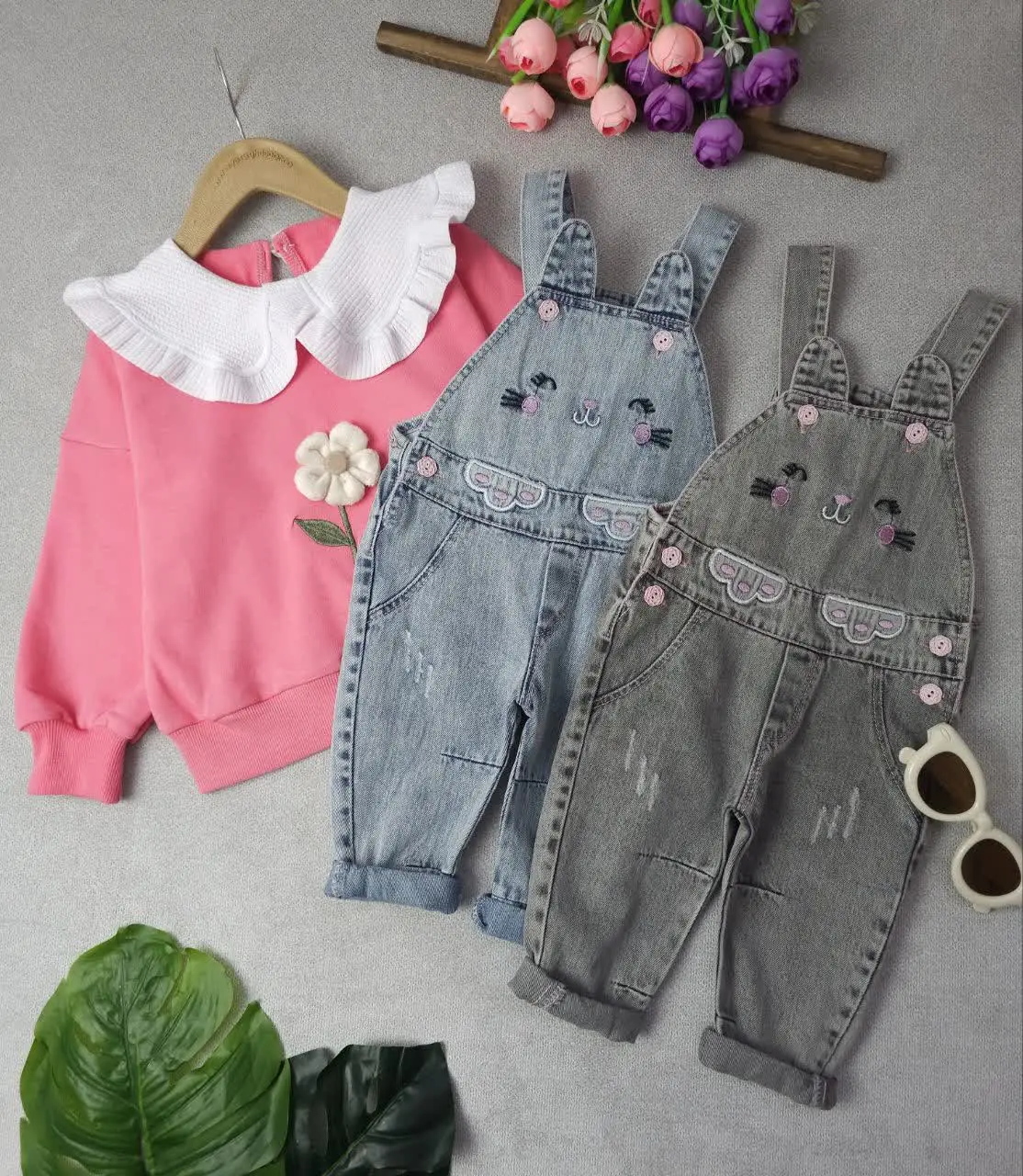 📌بلوز دخترانه تینا کد ۹۷۰۶ به عنوان پیشنهادی ذکر شده است
