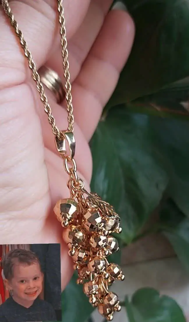 گردنبند ملکه، 
