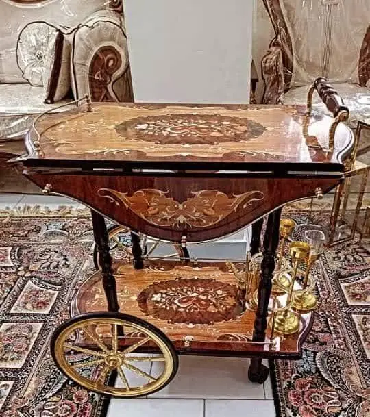 میز بار معرق شده سالم بسیار تمیز 
