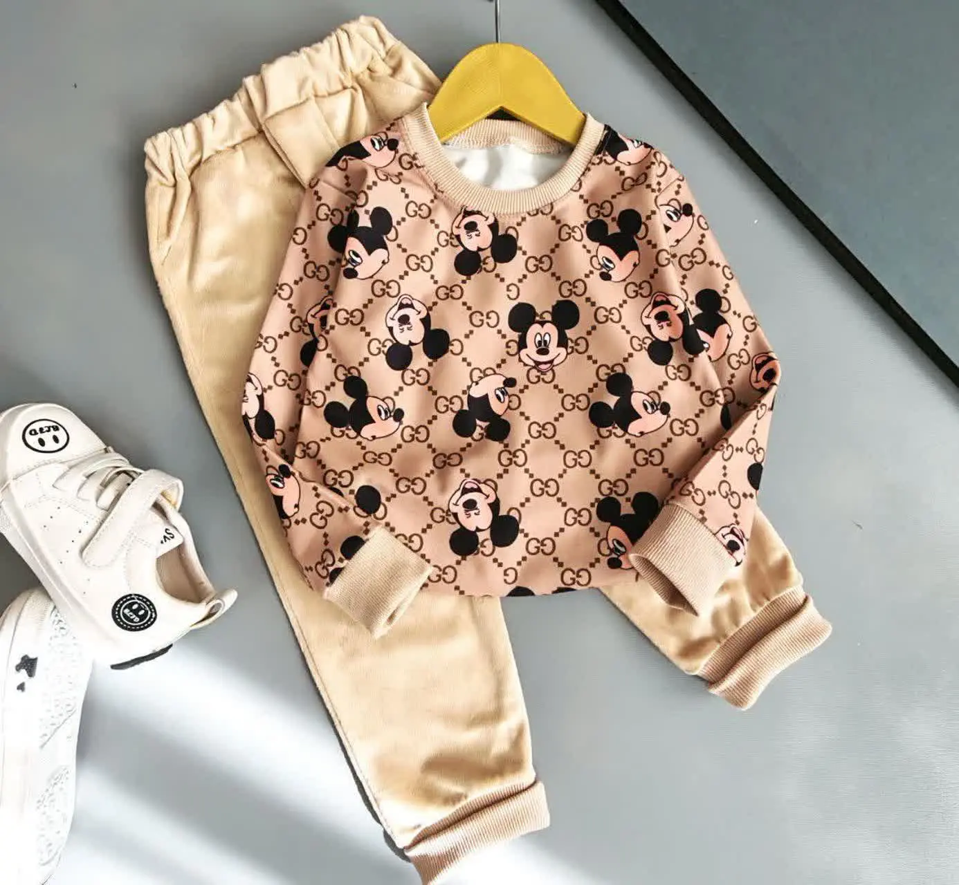 ست مخمل با طرح میکی