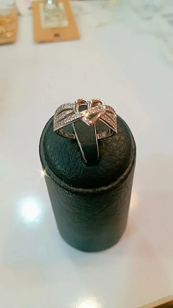 انگشتر قلبی 
